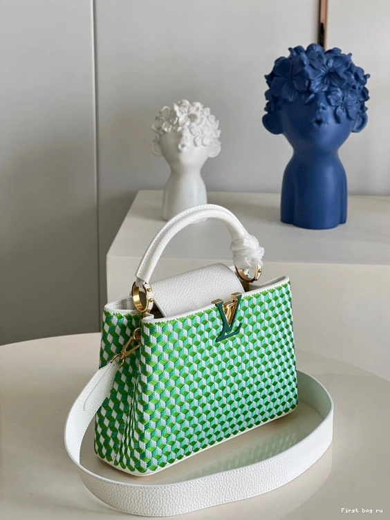 First bag ru CAPUCINES LOUIS VUITTON BB 0728